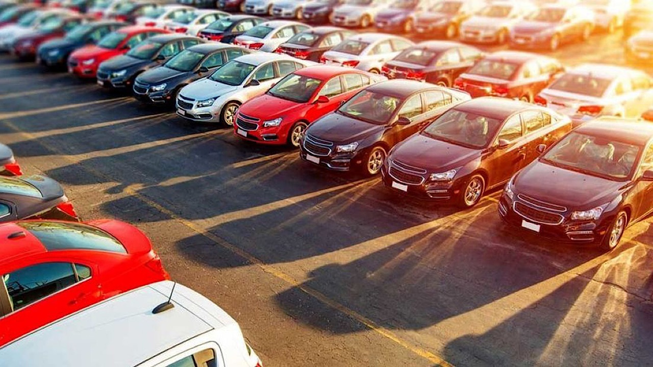 قیمتگذاری خودروهای وارداتی پابرجاست