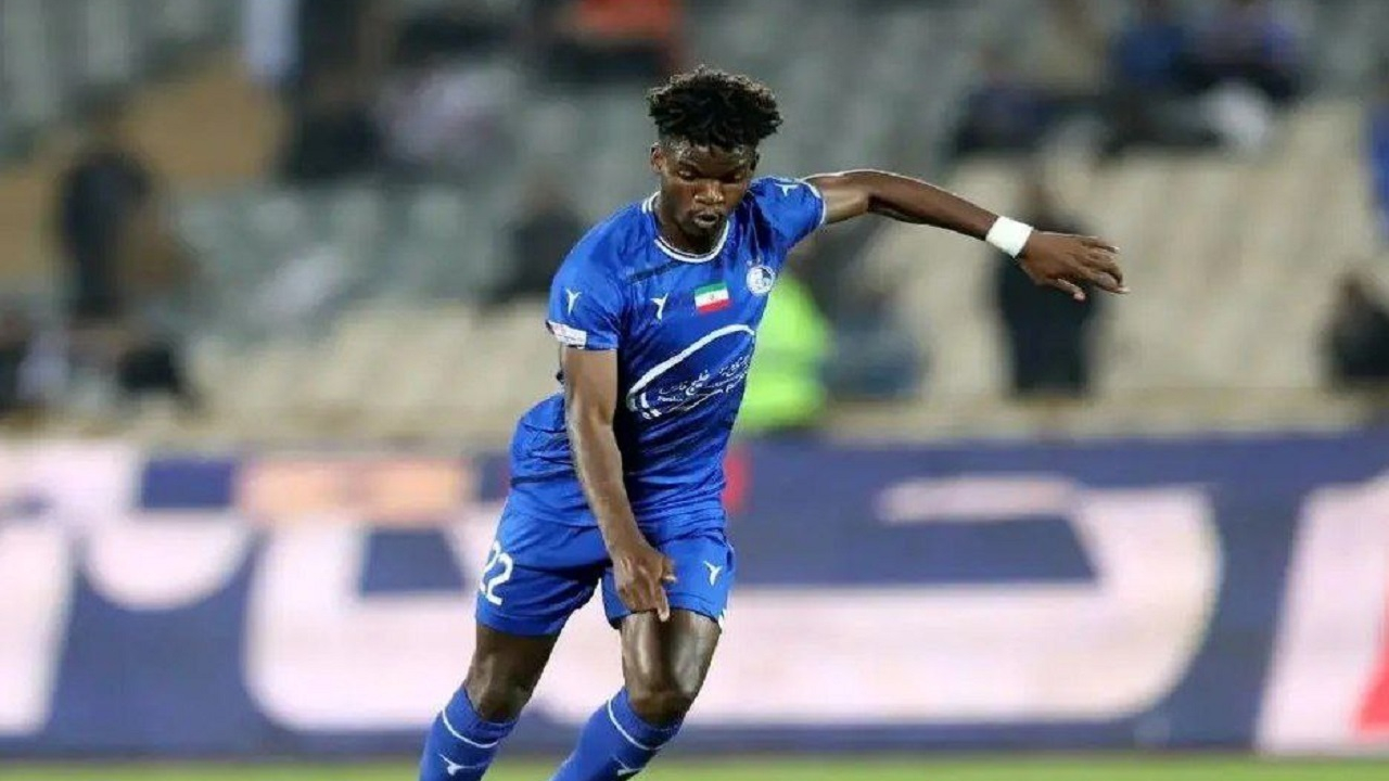 هافبک جنجالی به ترکیب استقلال باز میگردد