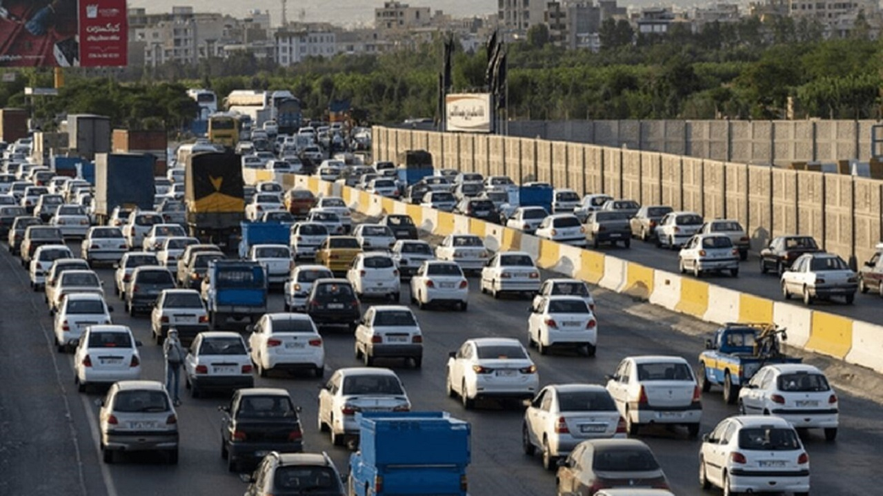 ترافیک نیمهسنگین در ۴ محور منتهی به تهران