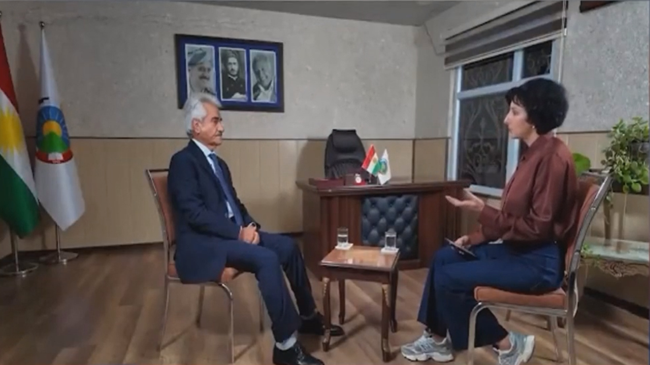 تروریست‌هایی که با گریم، نور و میکروفون تطهیر می‌شوند + فیلم