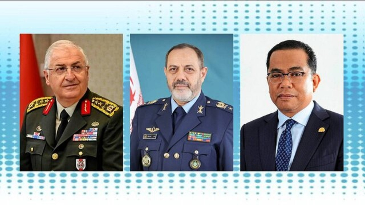 گفتوگوی امیر سرتیپ نصیرزاده با وزیران دفاع ترکیه و مالزی