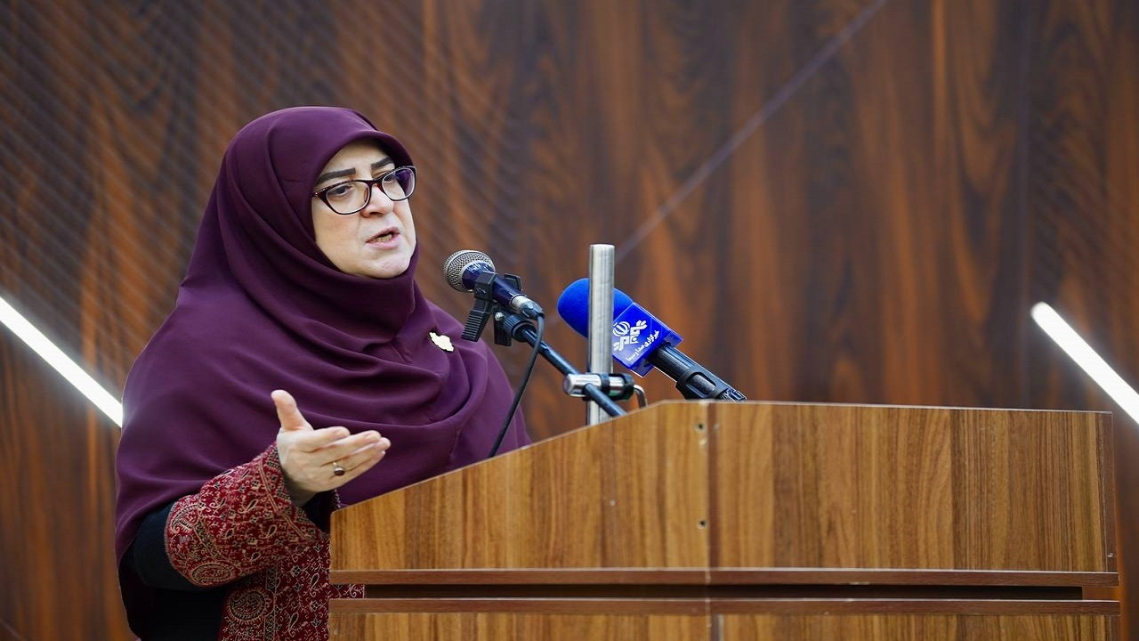 مهاجرانی: زنان در لایه‌های مدیریتی به‌عنوان یک نماد نقش‌آفرینی می‌کنند