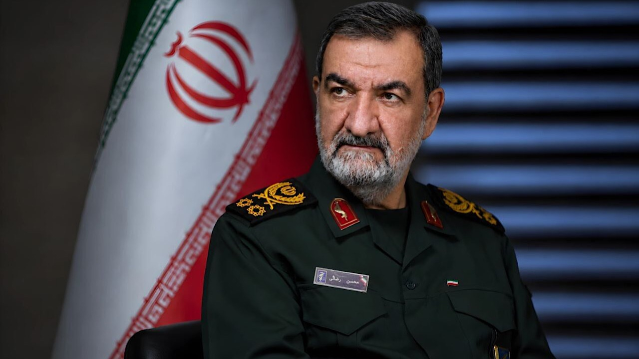 سرلشکر رضایی: ترامپ در باتلاق نه مذاکره و نه جنگ گرفتار شده است