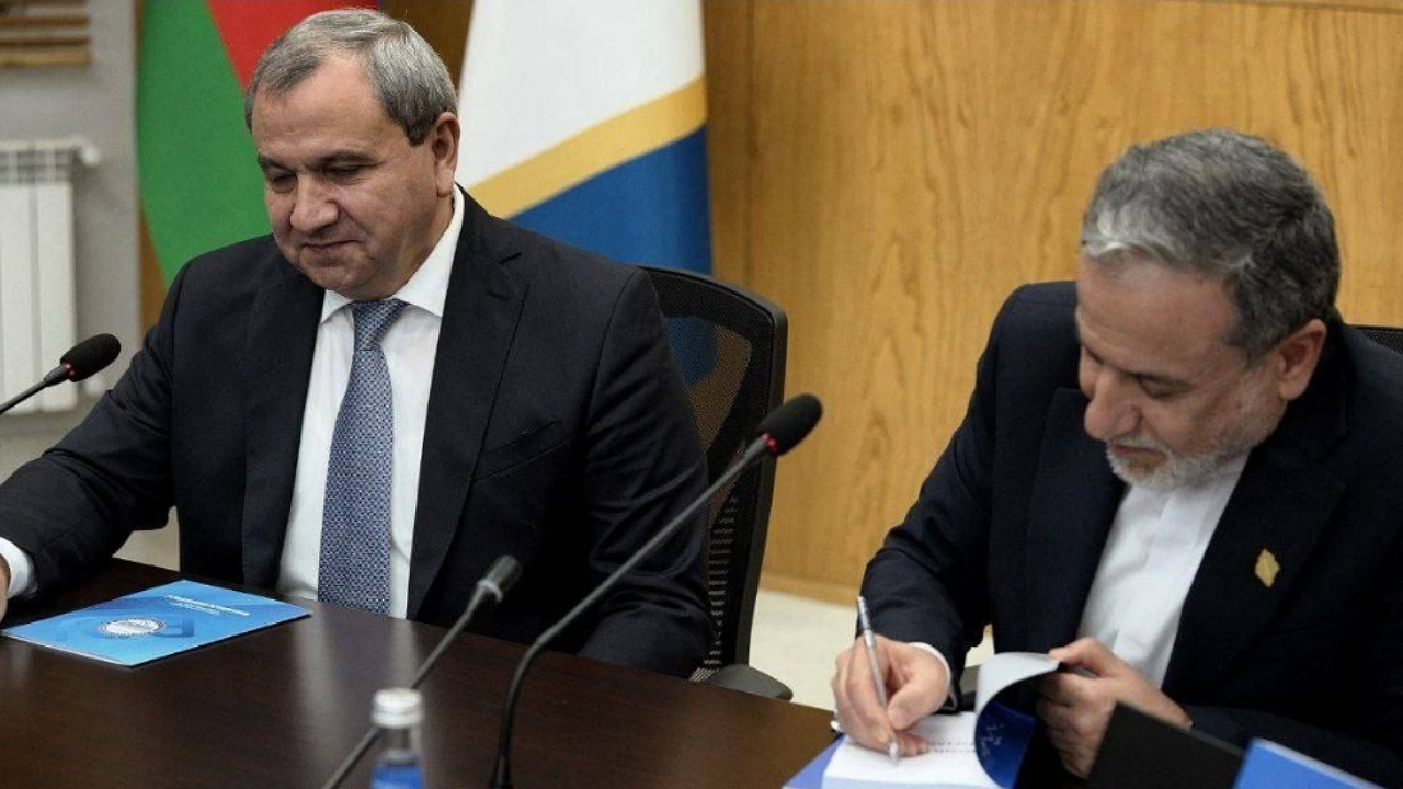 رونمایی از نسخه آذری کتاب «قدرت مذاکره» در دانشگاه دولتی باکو