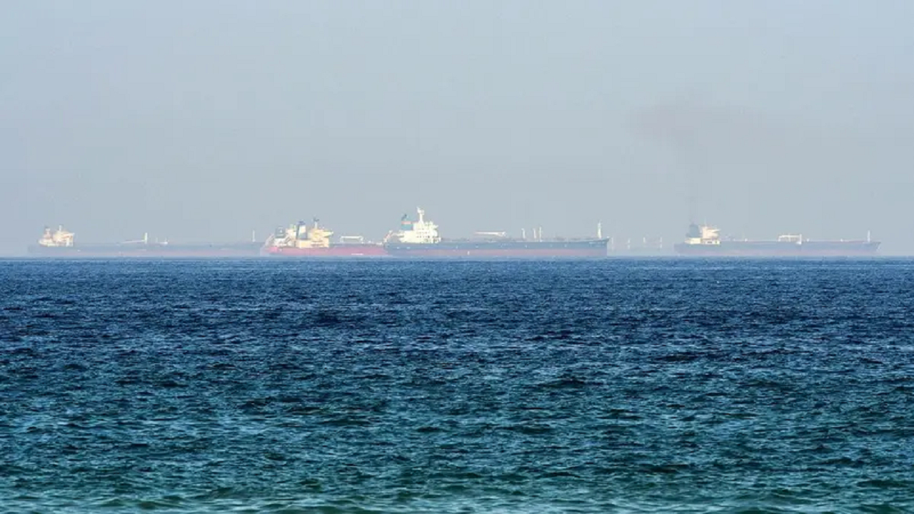 گزارش حادثه مشکوک در دریای عمان نزدیک امارات