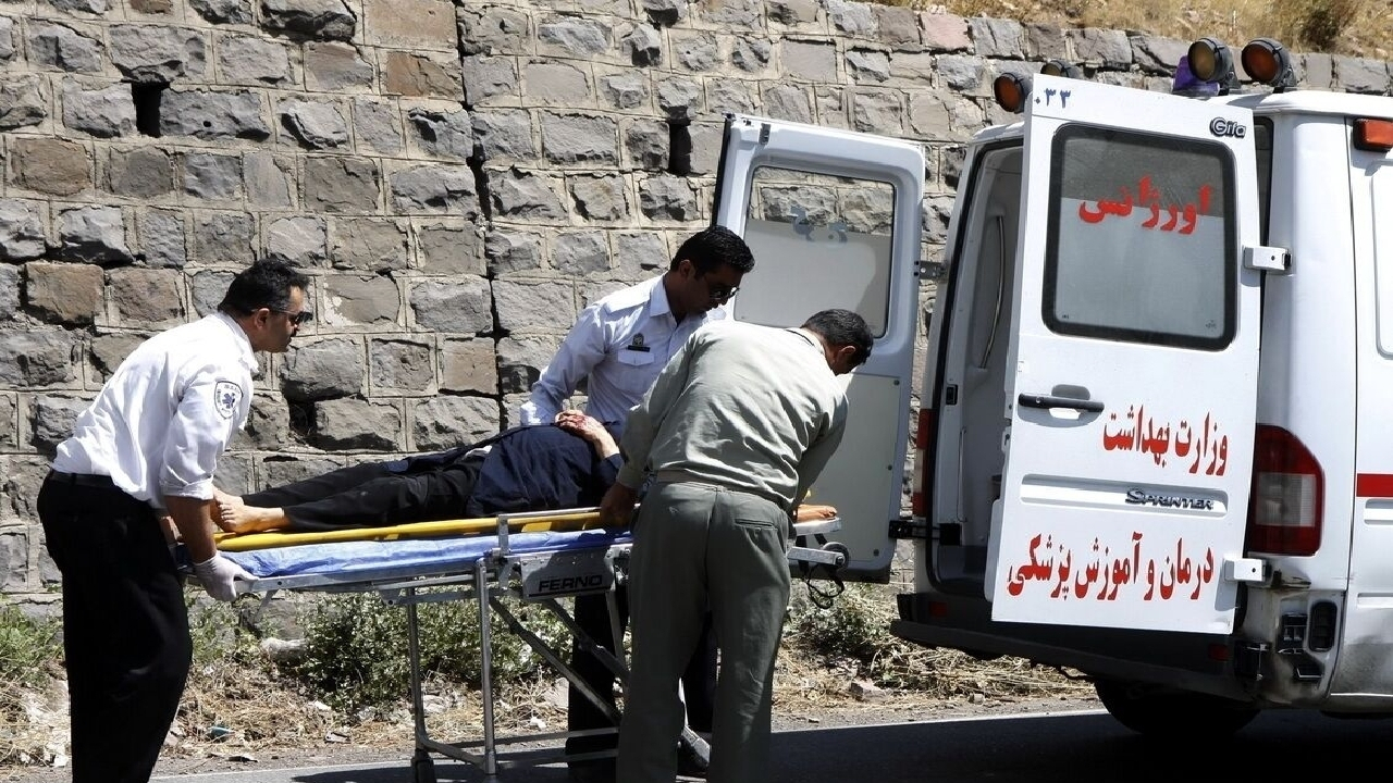 برخورد خودروی حامل زائران ایرانی با گاردریل در محور کربلا ـ نجف