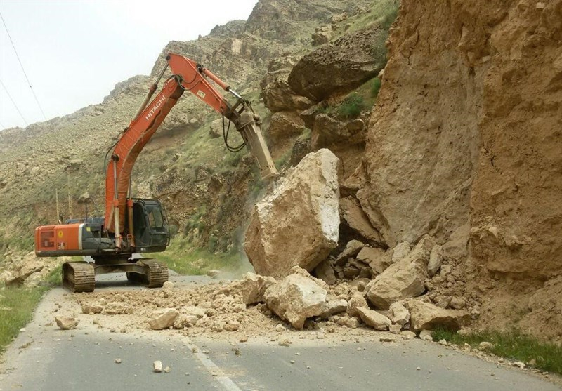 انجام بیش از ۵۸ مورد ریزش‌برداری در راه‌های کرمانشاه