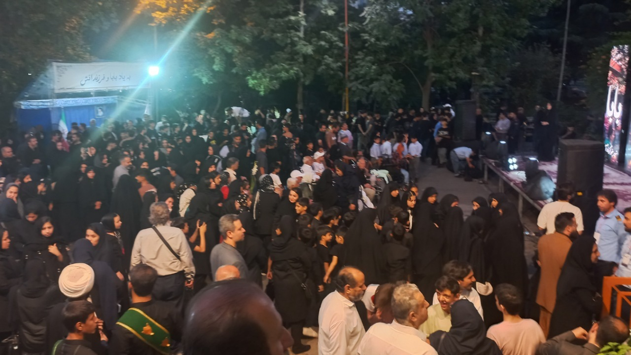 برگزاری مراسم «به یاد بابا» در شیرخوارگاه آمنه /مهاجرانی:رهبر شهید برای عزت ایران به شهادت رسید