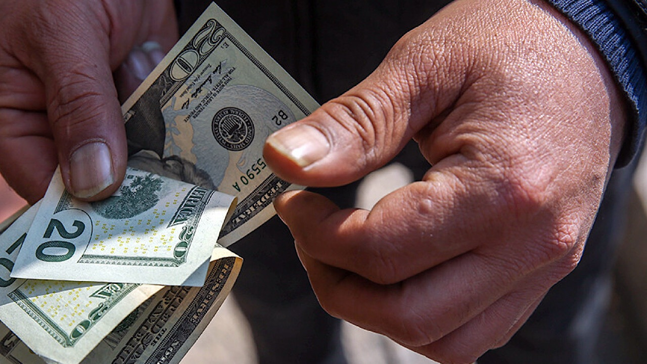 تک‌نرخی شدن ارز؛ کلید اصلاحات اقتصادی و ضرورت حمایت از دهک‌های پایین