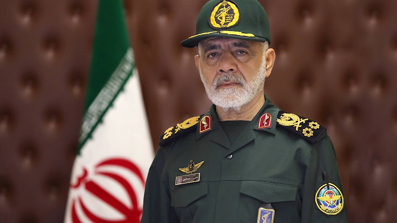سرلشکر عبداللهی:
تلاش پزشکان، پرستاران و کادر درمان شایسته احترام است