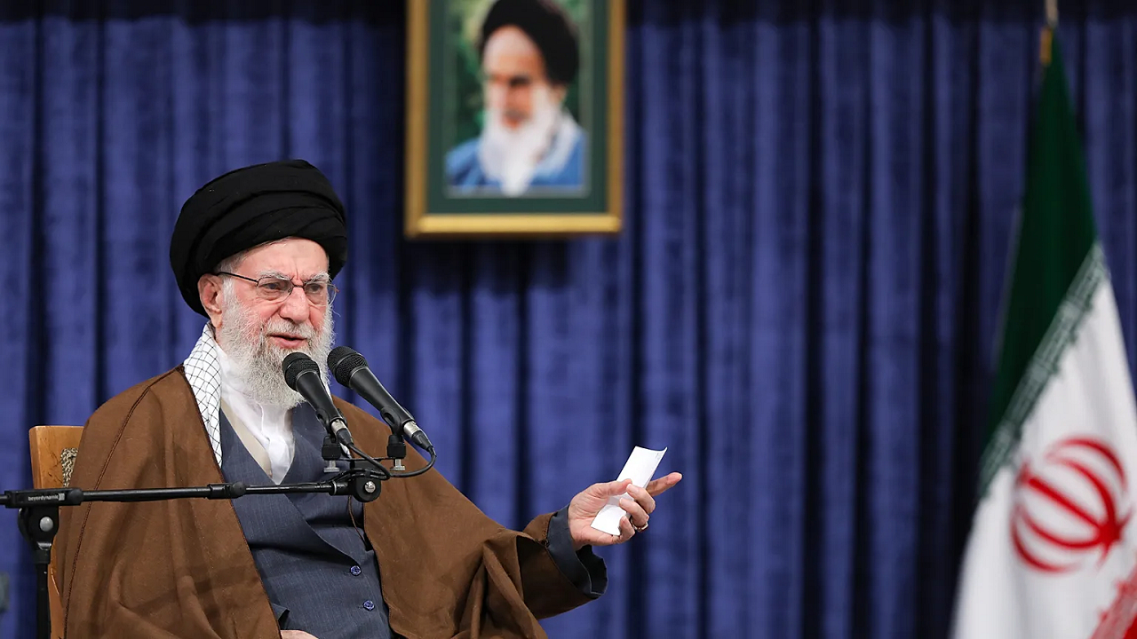 دست ترامپ در برابر آیت الله خامنهای رو است