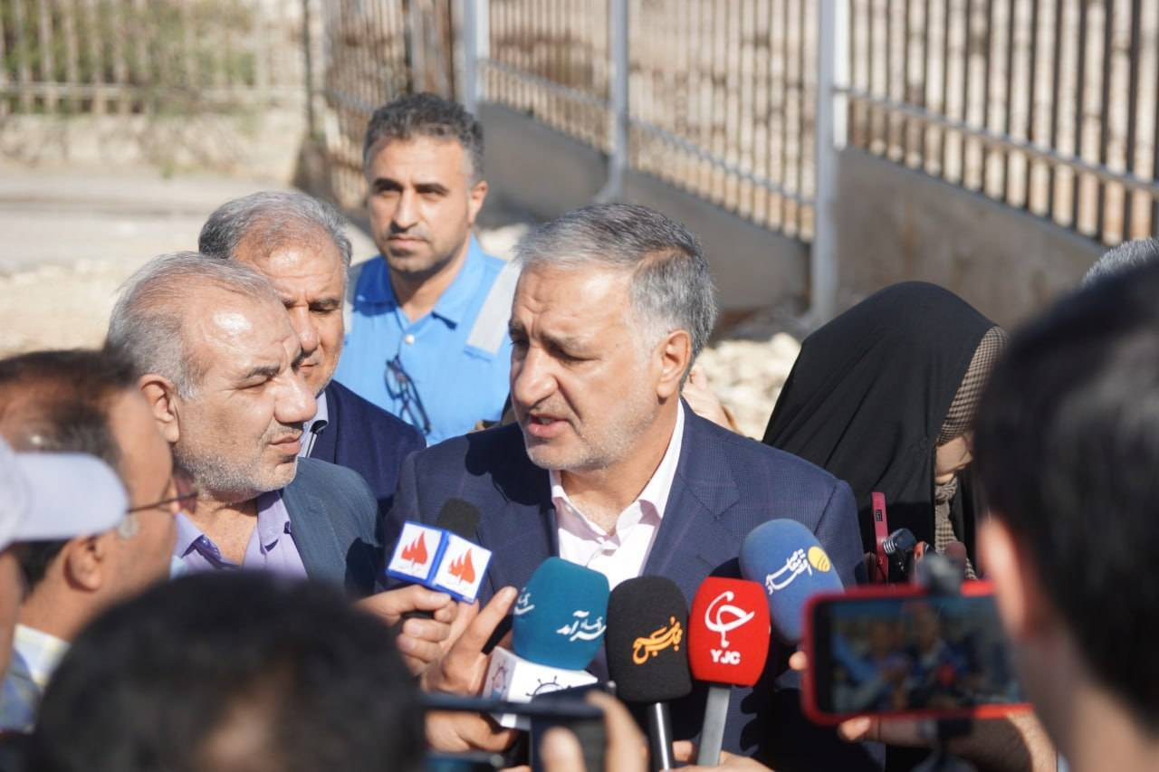 اسکله T جزیره خارگ توان صادرات ۶۷۵۰۰ بشکه نفت در ساعت را دارد+فیلم