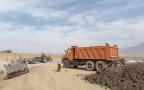 عملیات لایروبی سد خاکی روستای جلایر با هدف تأمین آب کشاورزی